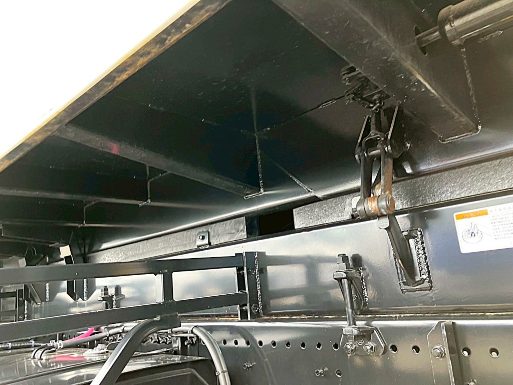 シャーシとネタの状態です。|日野 プロフィア 2DG-FS1AHEの写真6