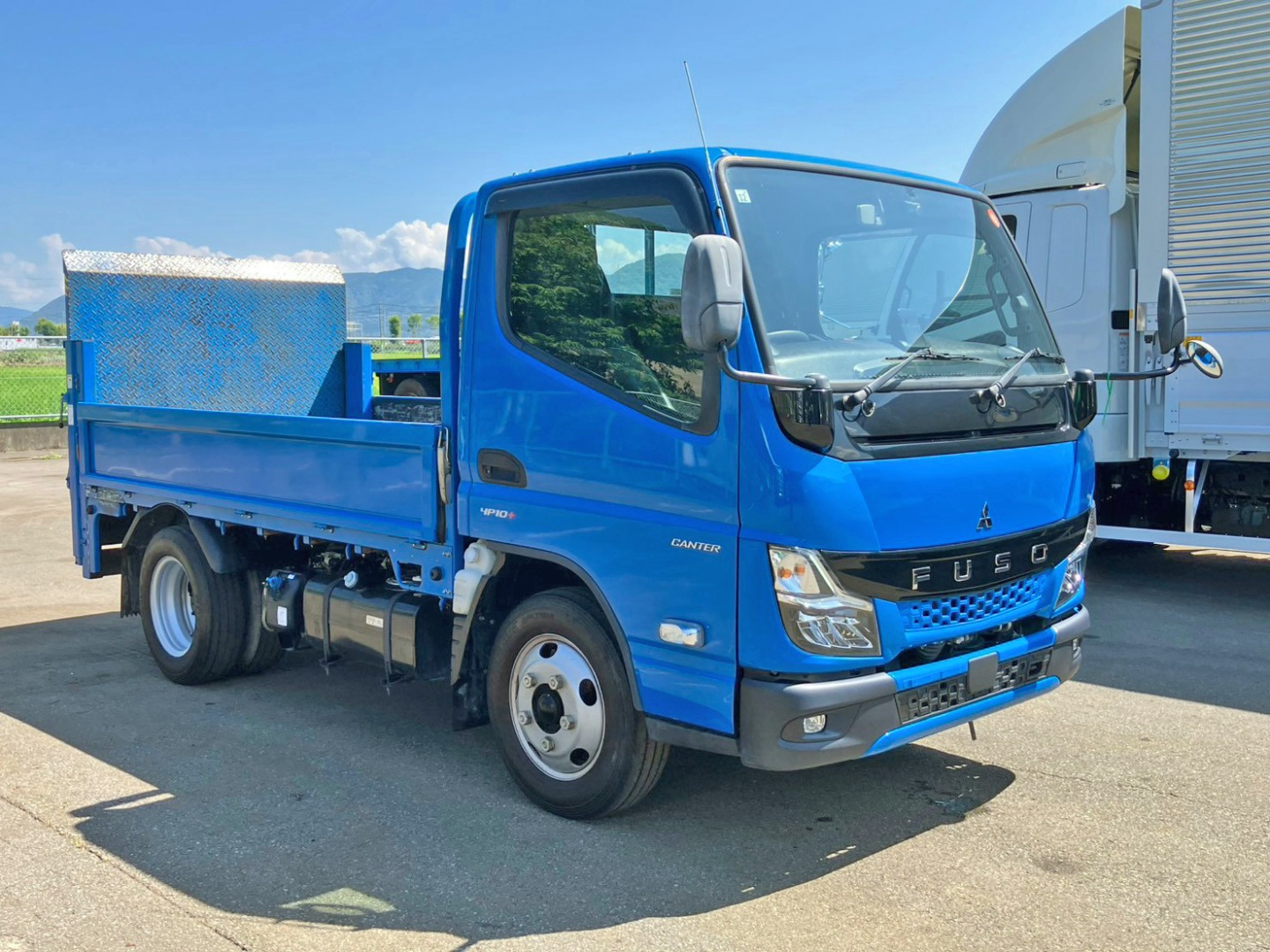 三菱 キャンター 2RG-FBAV0(2WD)の写真2
