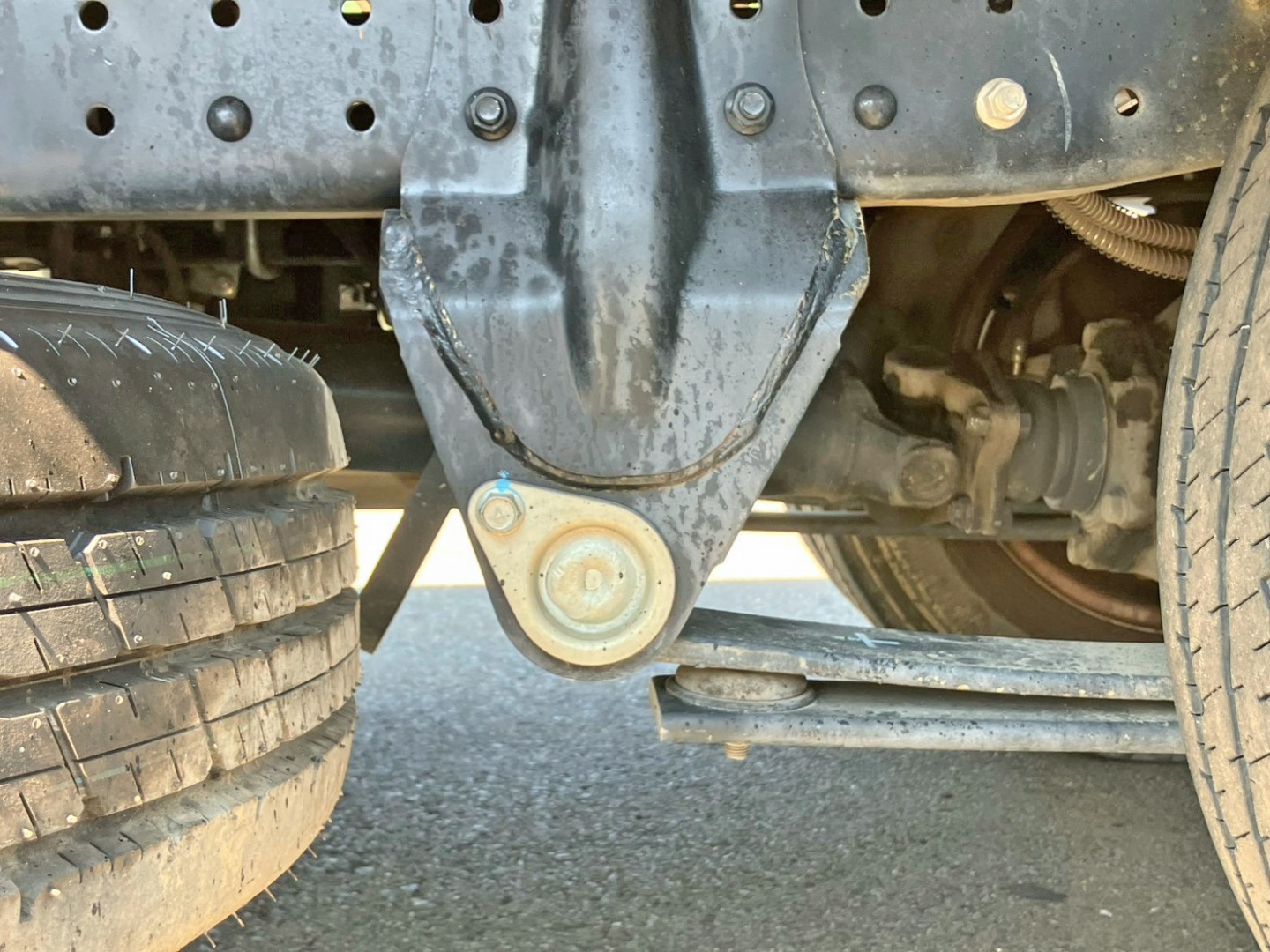 リーフサスです。|三菱 キャンター 2RG-FBAV0(2WD)の写真5