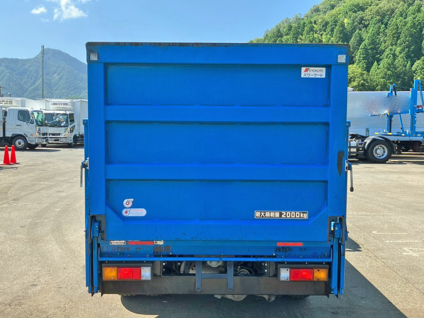 リア周りの状態です。|三菱 キャンター 2RG-FBAV0(2WD)の写真8