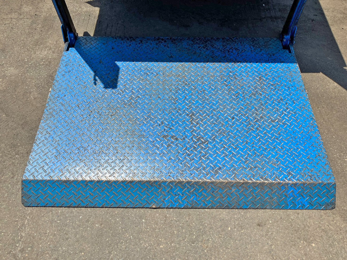 パワーゲート内側の状態です。|三菱 キャンター 2RG-FBAV0(2WD)の写真11