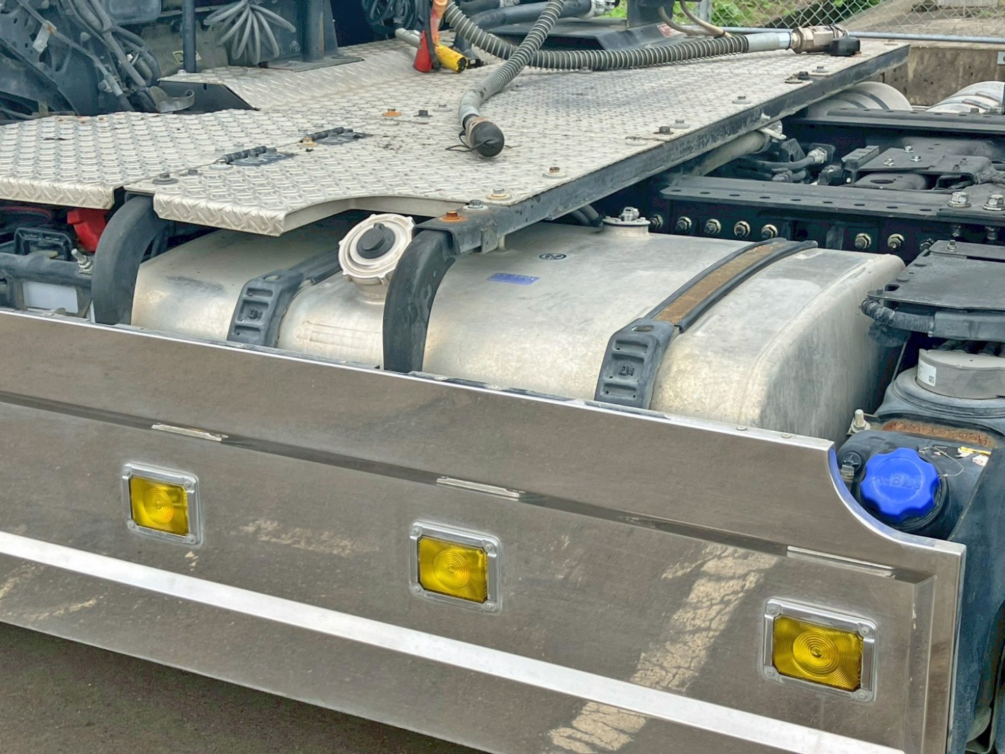 燃料タンクは390Lアルミ製です。|日野 プロフィア QPG-SH1EDDGの写真31