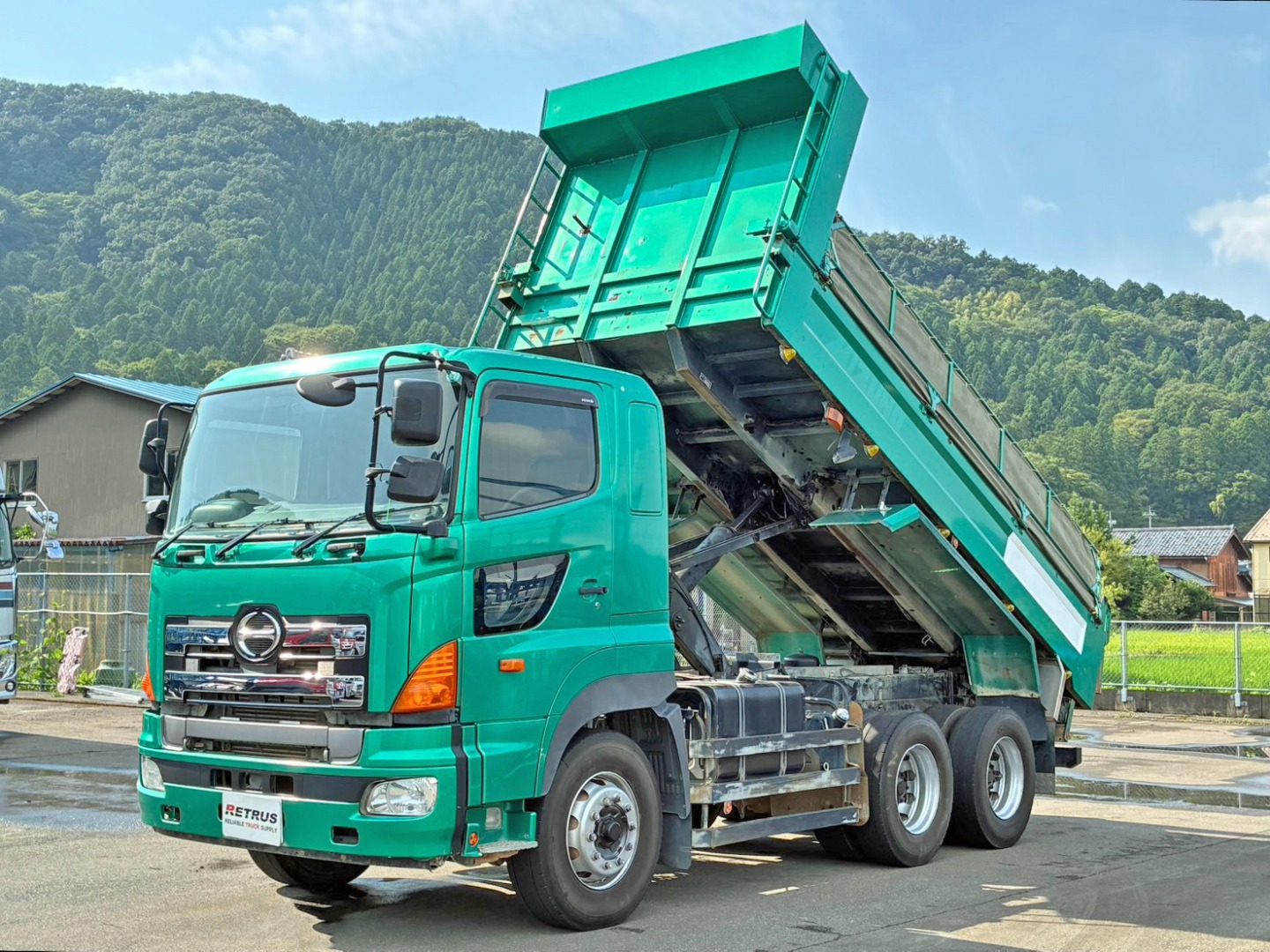 日野 プロフィア QKG-FS1EKAAの写真1