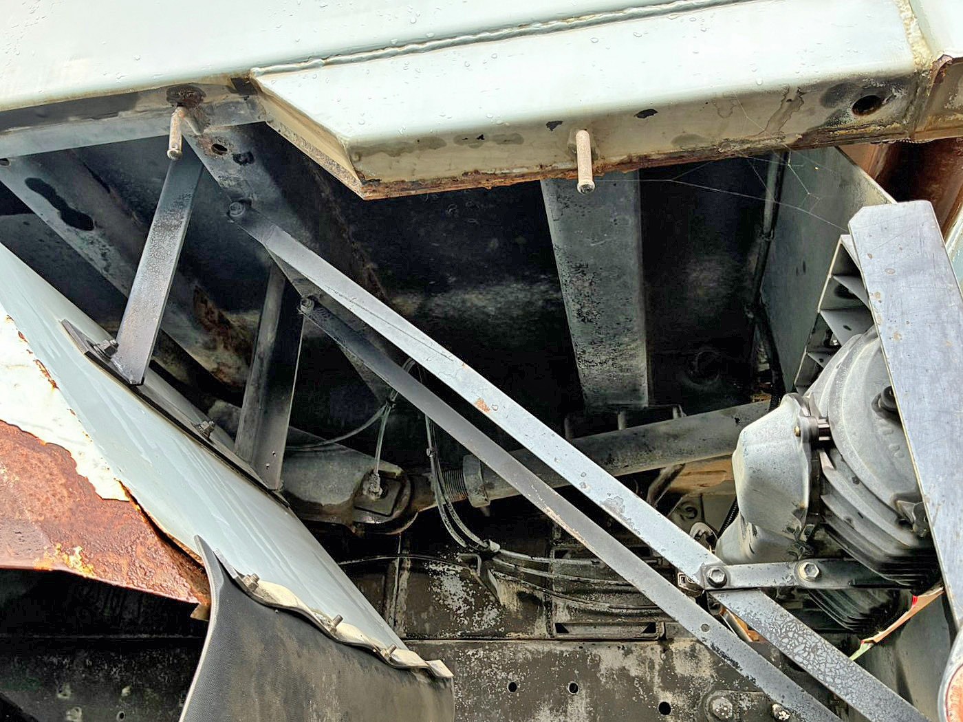 シャーシとネタの状態です。(縦ネタ・横ネタは鉄製です)|いすゞ ギガ QPG-CXZ77BTの写真6