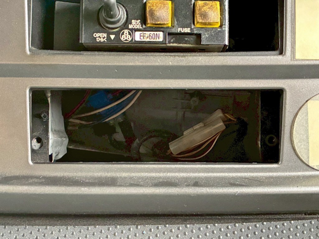 コンソールボックスが欠品しています。|日野 プロフィア QPG-FS1EWEAの写真42