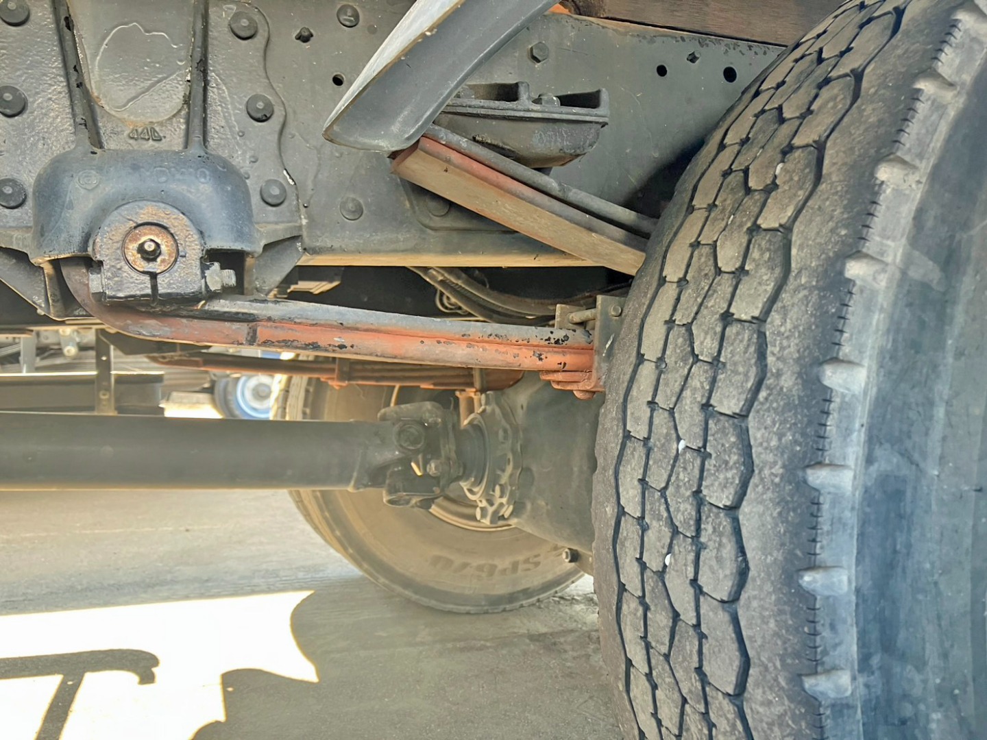 リーフサスです。|UDトラックス コンドル TKG-MK38L(2WD)の写真5