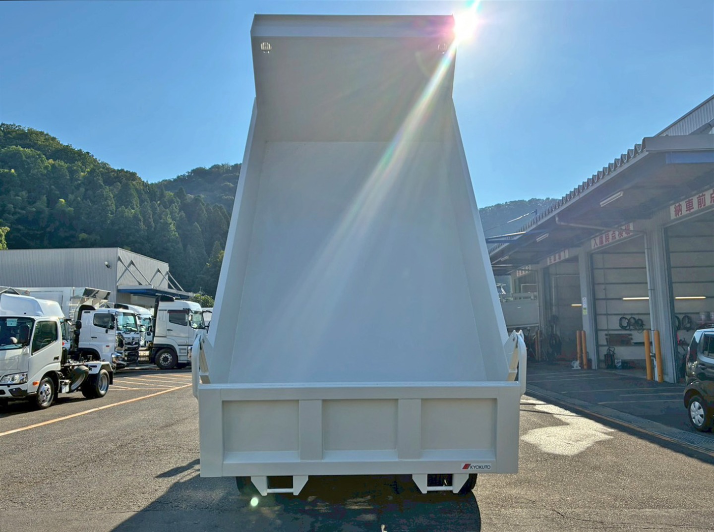 床は鉄板です。|日野 レンジャー 2KG-FE2ACAの写真8