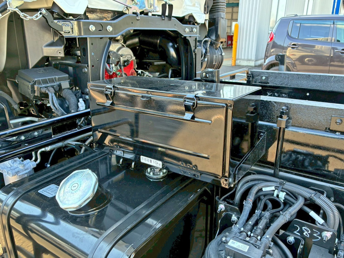 助手席側に工具箱が付いています。|日野 レンジャー 2KG-FE2ACAの写真16