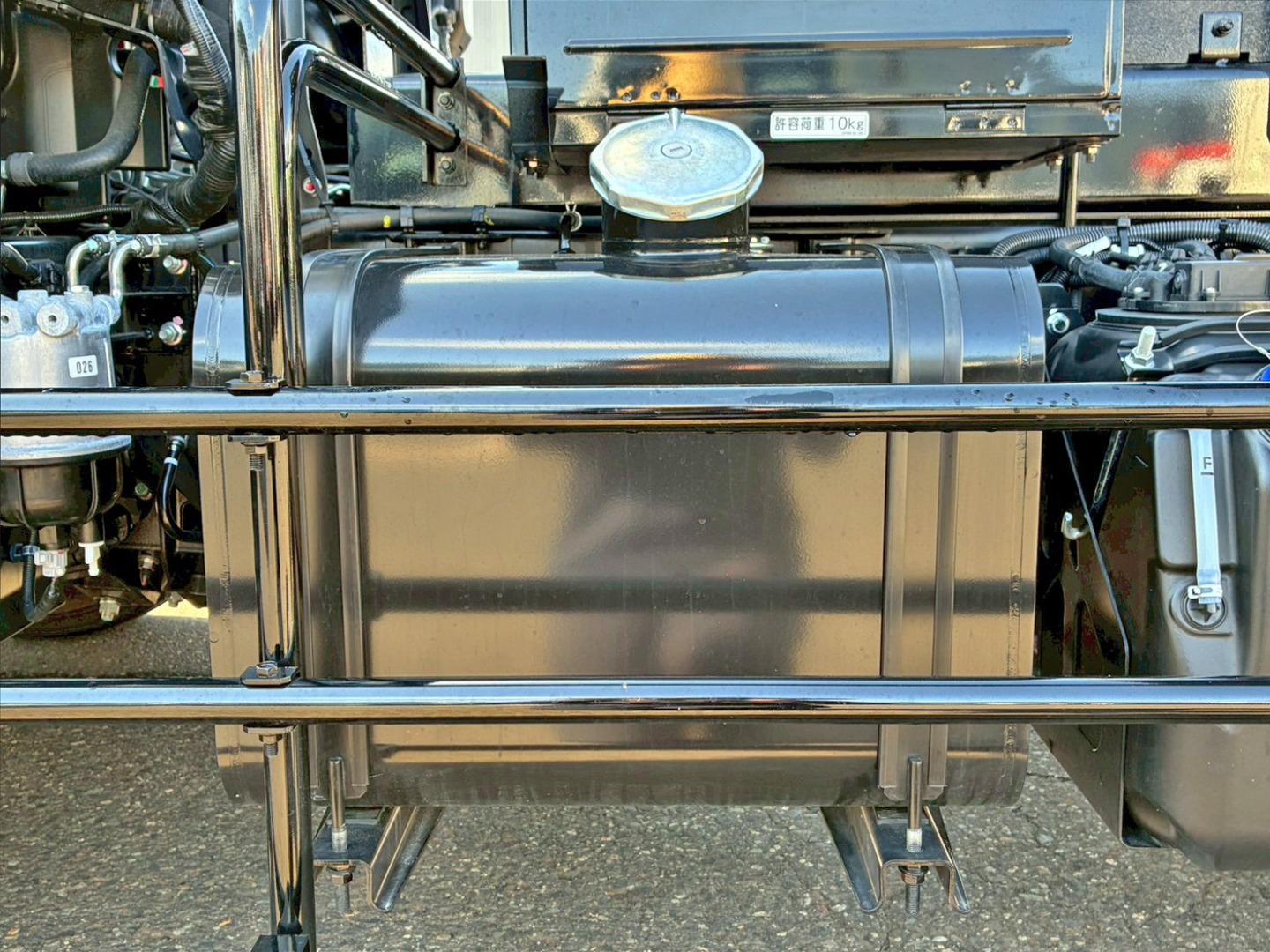 燃料タンクは100Lです。|日野 レンジャー 2KG-FE2ACAの写真18