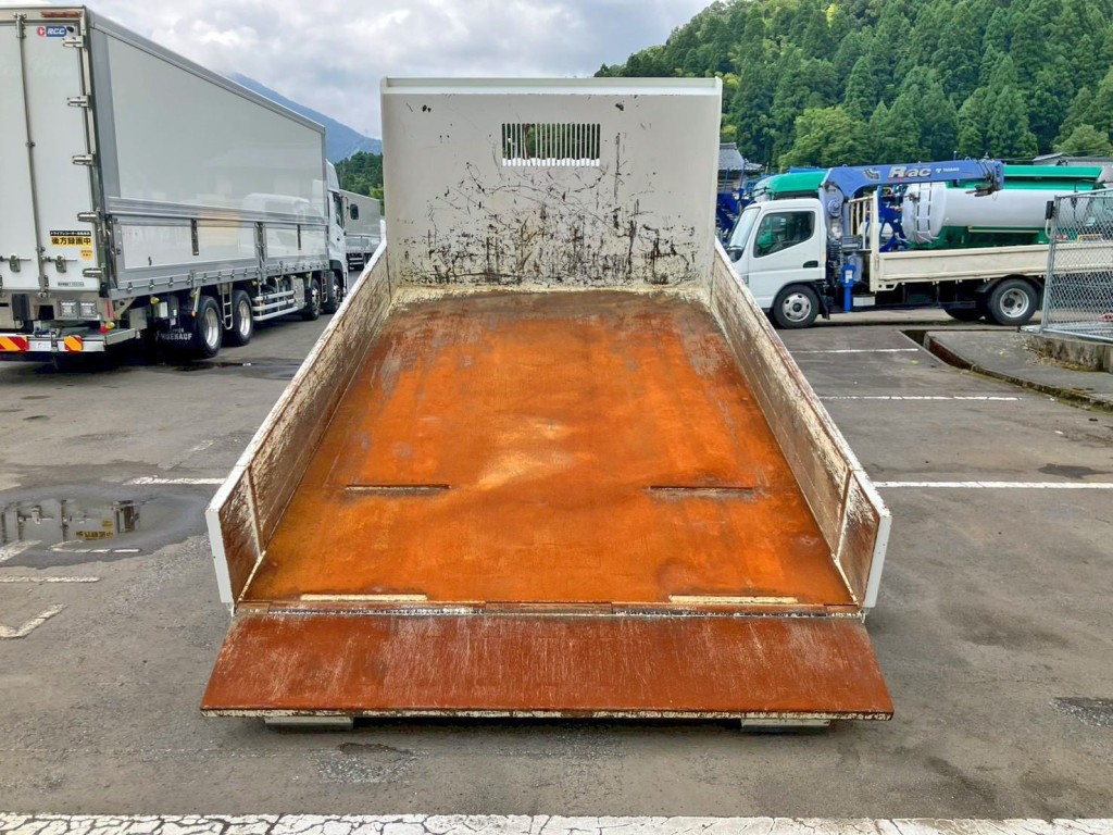 荷台全体の状態です。（床は鉄製です）|日野 デュトロ 2KG-XZU700X(2WD)の写真10