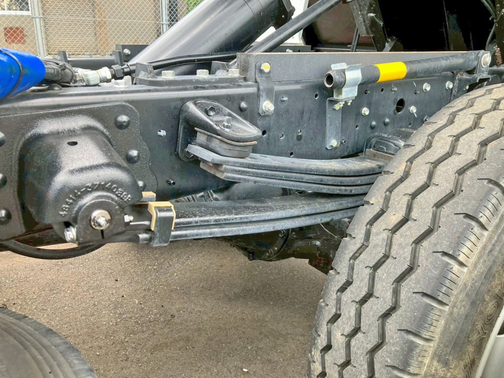 リーフサスです。|日野 デュトロ 2KG-XZU700X(2WD)の写真7