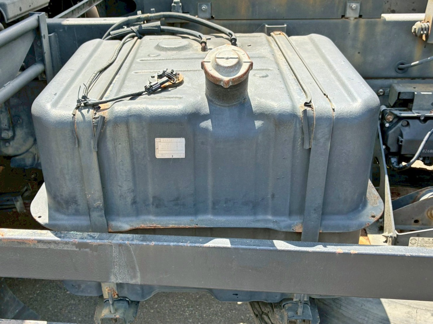 燃料タンクは200Lです。|いすゞ ギガ 2PG-CXZ77CTの写真34