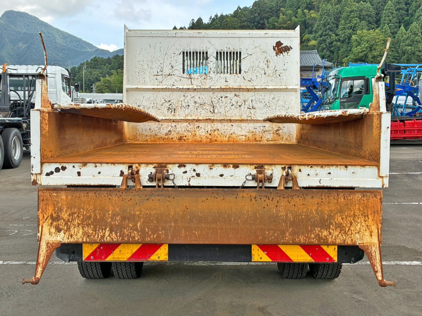 ゲートは上開きもできます。|日野 レンジャー 2KG-FC2ABA(2WD)の写真21