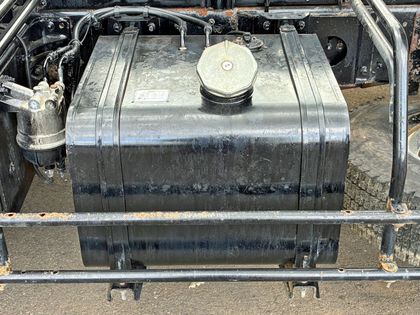 燃料タンクは100Lです。|日野 レンジャー 2KG-FC2ABA(2WD)の写真33