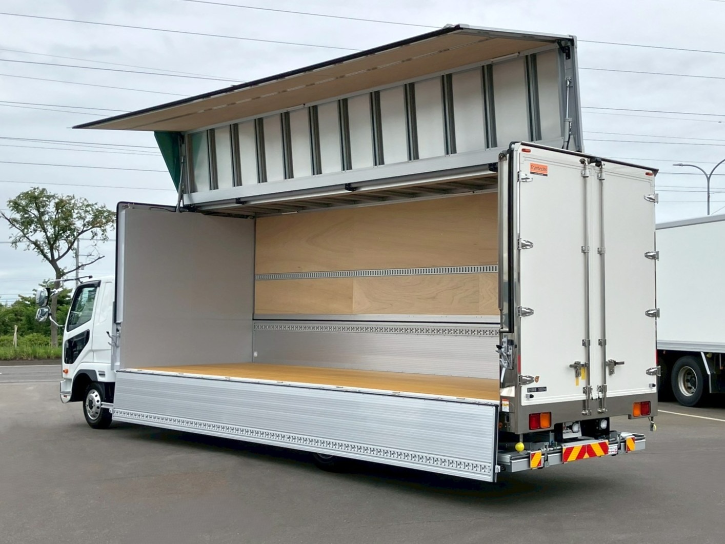 三菱 ファイター 2KG-FK65F(2WD)の写真3