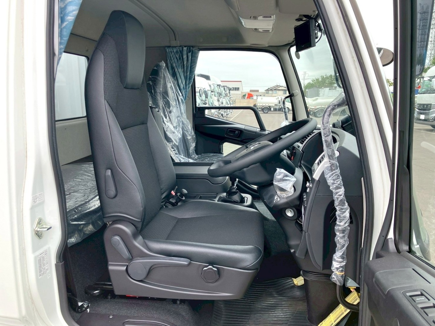 三菱 ファイター 2KG-FK65F(2WD)の写真8