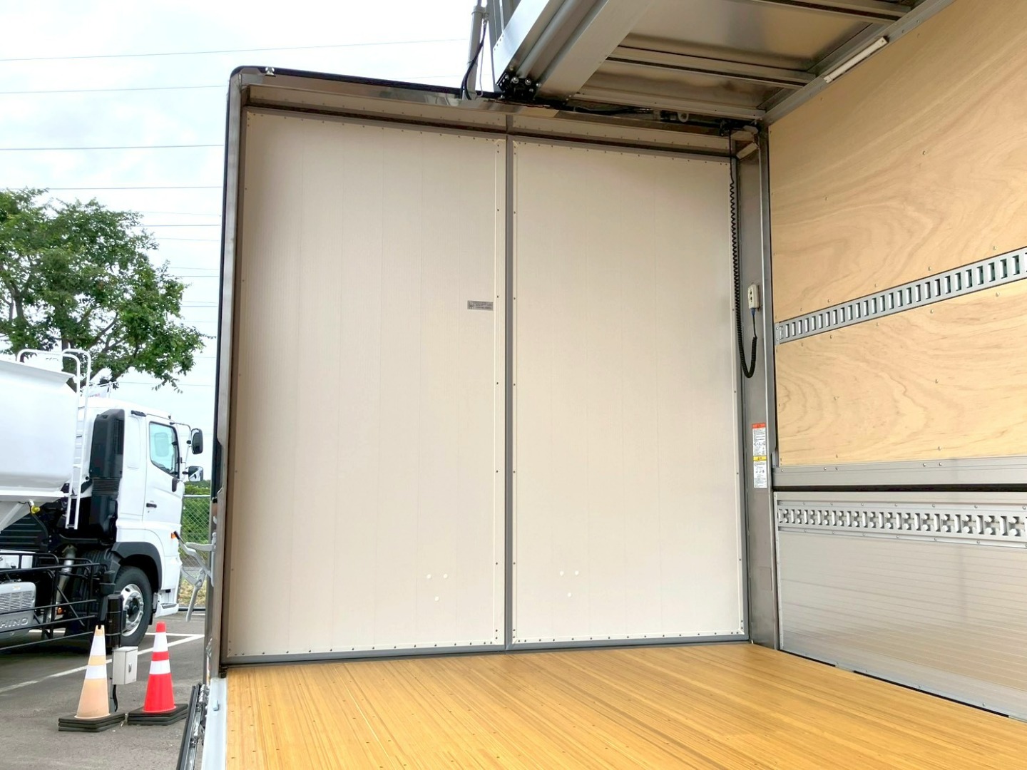 三菱 ファイター 2KG-FK65F(2WD)の写真14