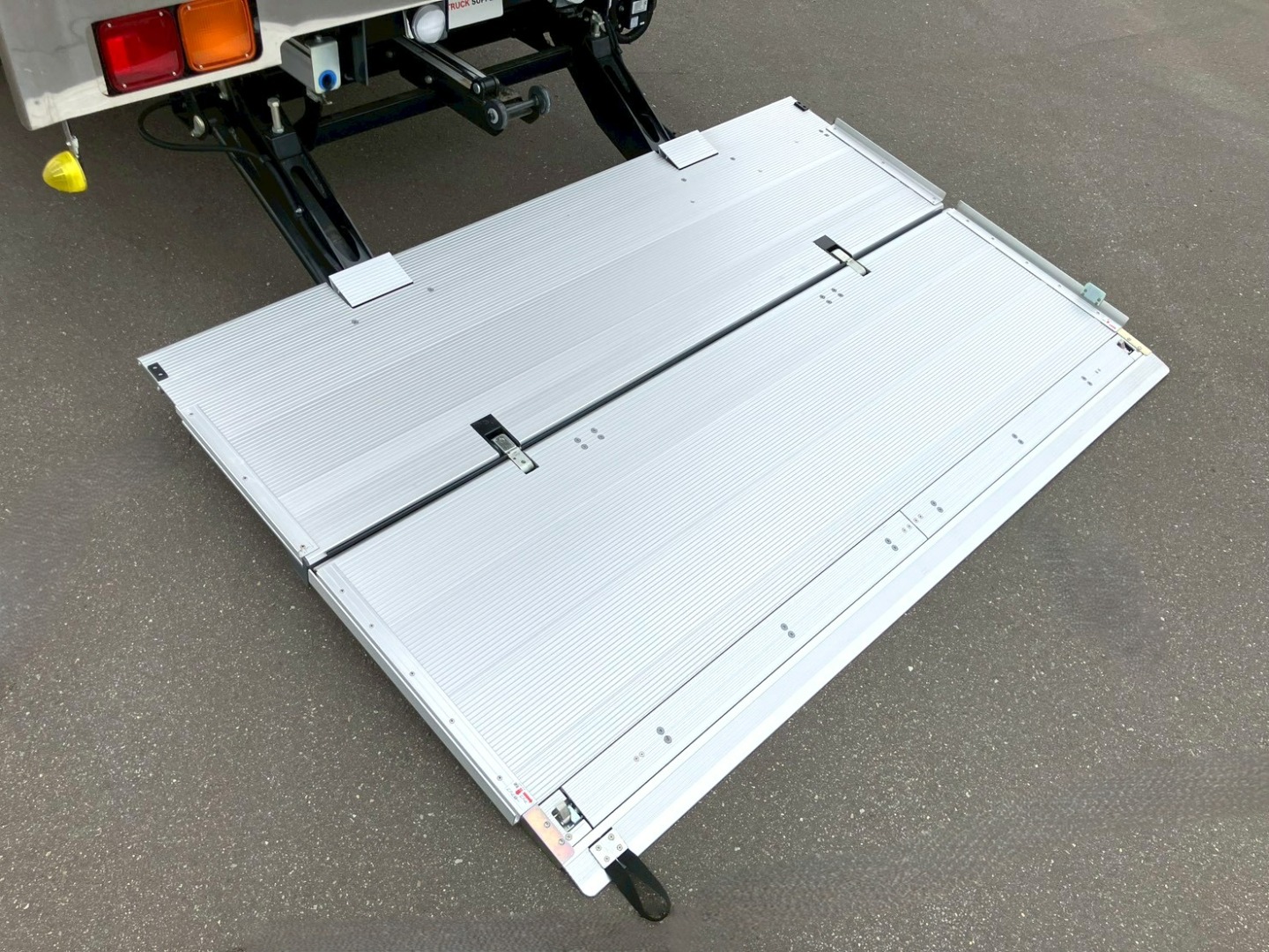 ゲート・ステージの状態です。|三菱 ファイター 2KG-FK65F(2WD)の写真15