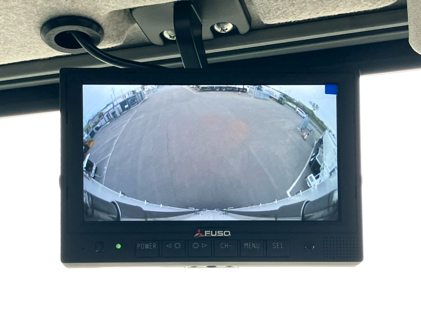 液晶バックモニター付きです。|三菱 ファイター 2KG-FK65F(2WD)の写真26