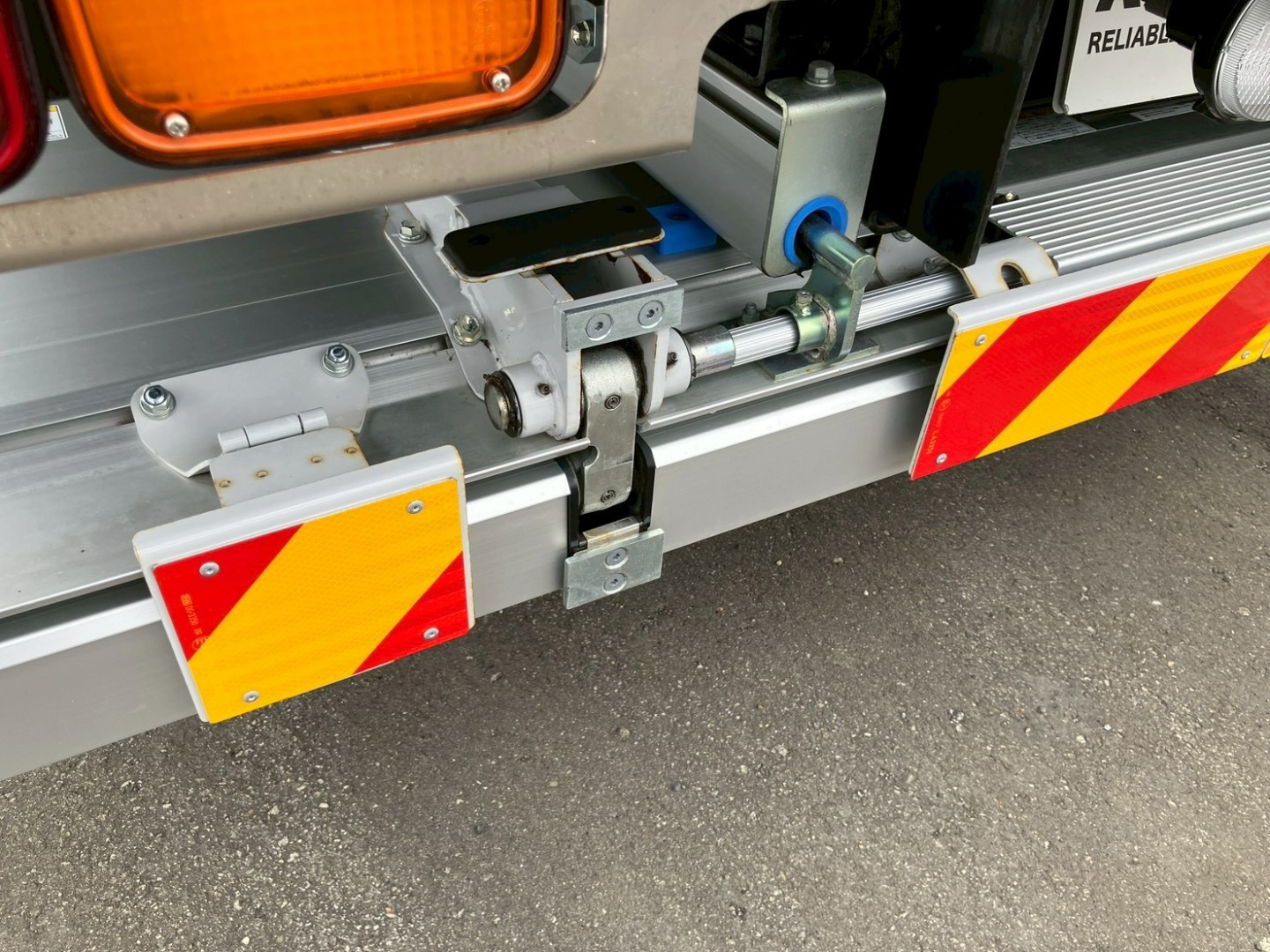 ゲート周りに置きサビがあります。|三菱 ファイター 2KG-FK65F(2WD)の写真35