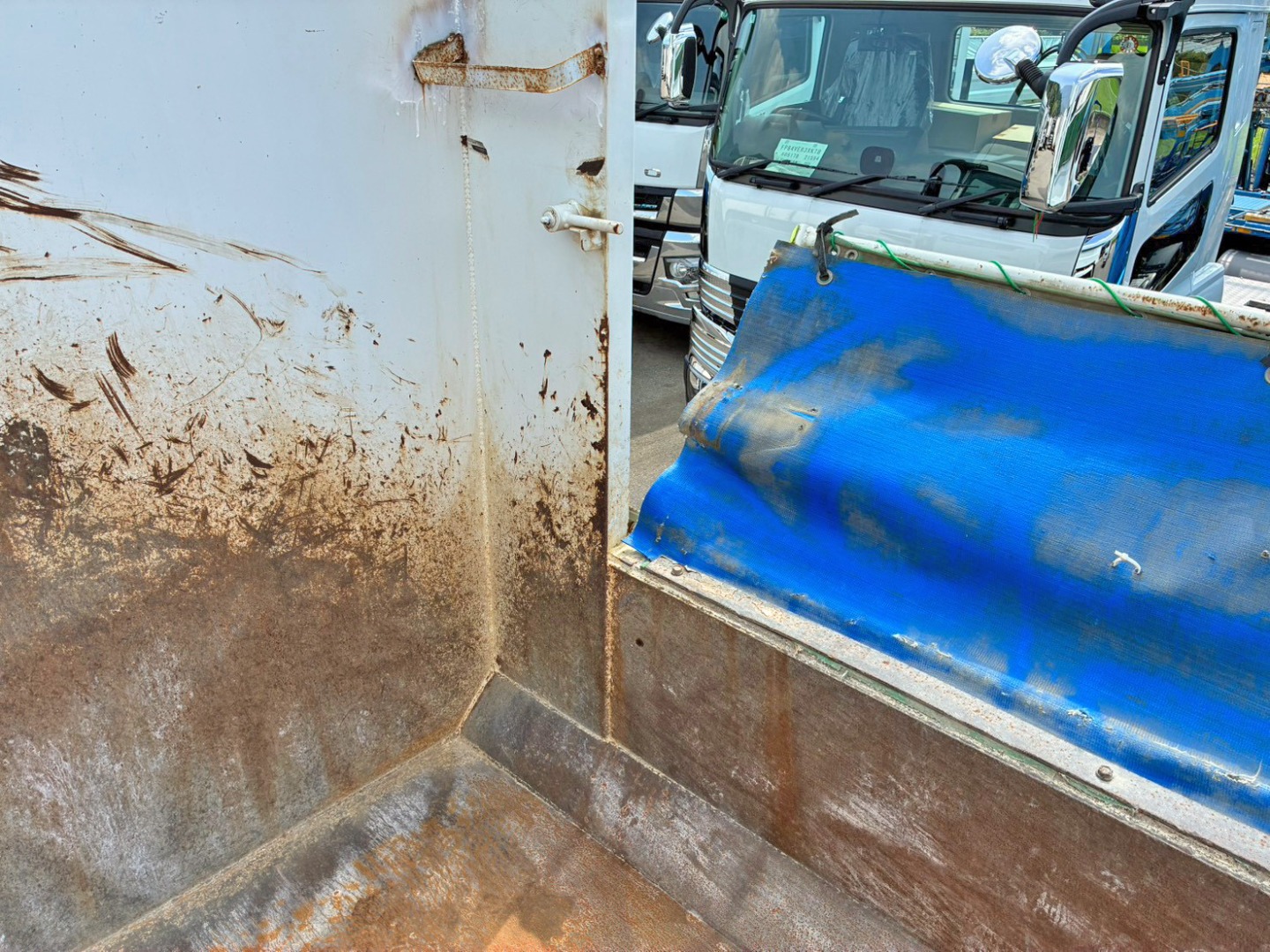 運転席側コボレーンストッパーの状態です。|三菱 スーパーグレート 2PG-FV70HXの写真14