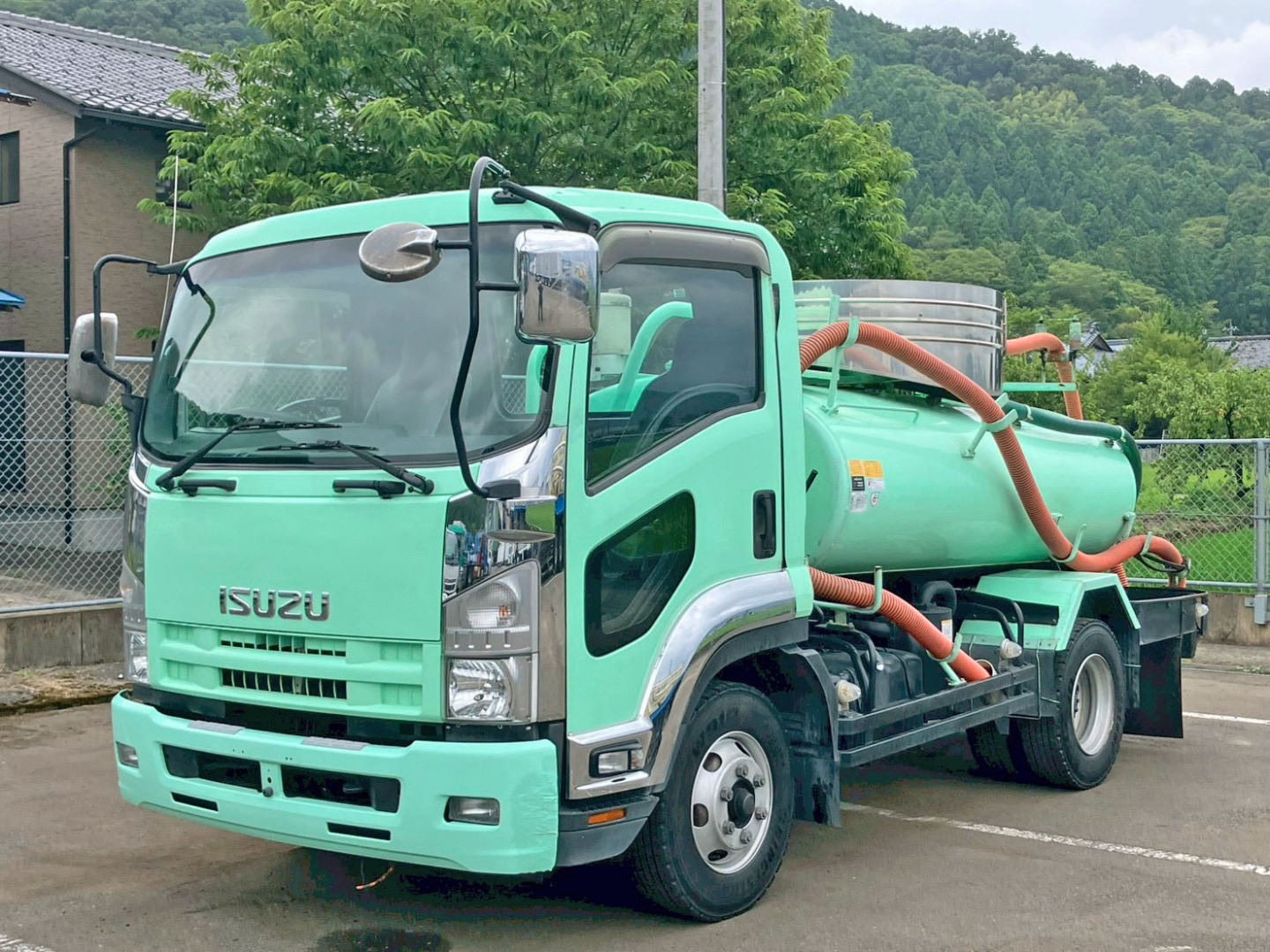 いすゞ フォワード TKG-FRR90S1(2WD)の写真1