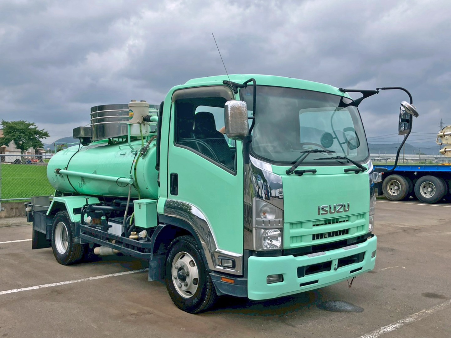 いすゞ フォワード TKG-FRR90S1(2WD)の写真2