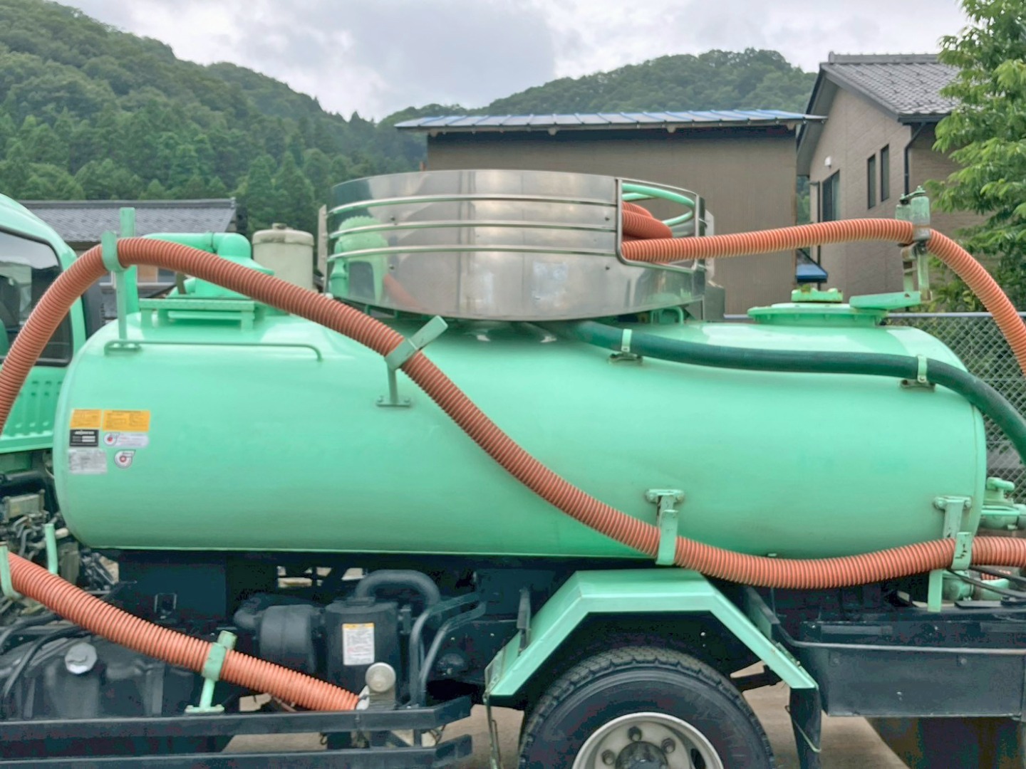 タンクの状態です。(助手席側)|いすゞ フォワード TKG-FRR90S1(2WD)の写真16