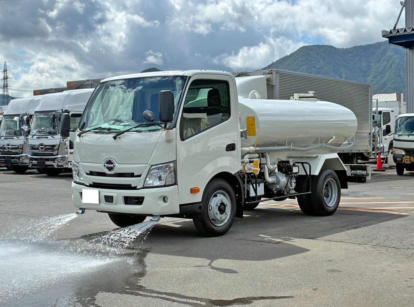 1|日野 デュトロ 2KG-XZU700M(2WD)の写真1