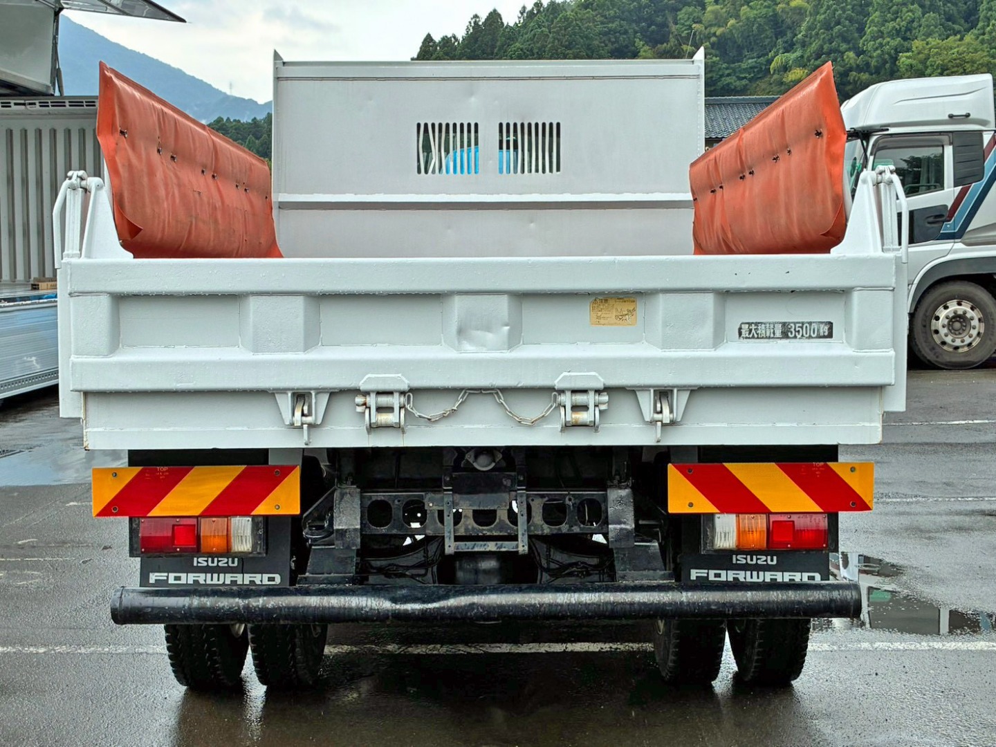 リヤ周りの状態です。|いすゞ フォワード TKG-FRR90S1(2WD)の写真23