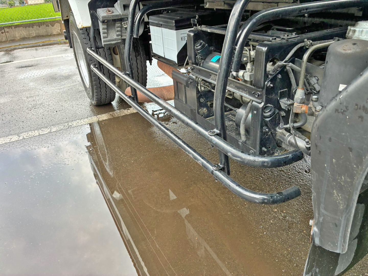 運転席側サイドバンパーに少々曲がりがあります。|いすゞ フォワード TKG-FRR90S1(2WD)の写真31