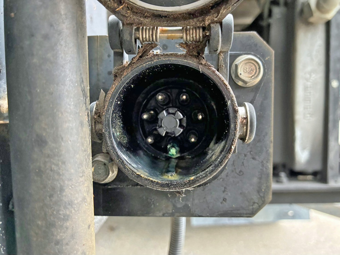 ABSコネクターです。|いすゞ ギガ 2DG-CYZ52CVの写真39