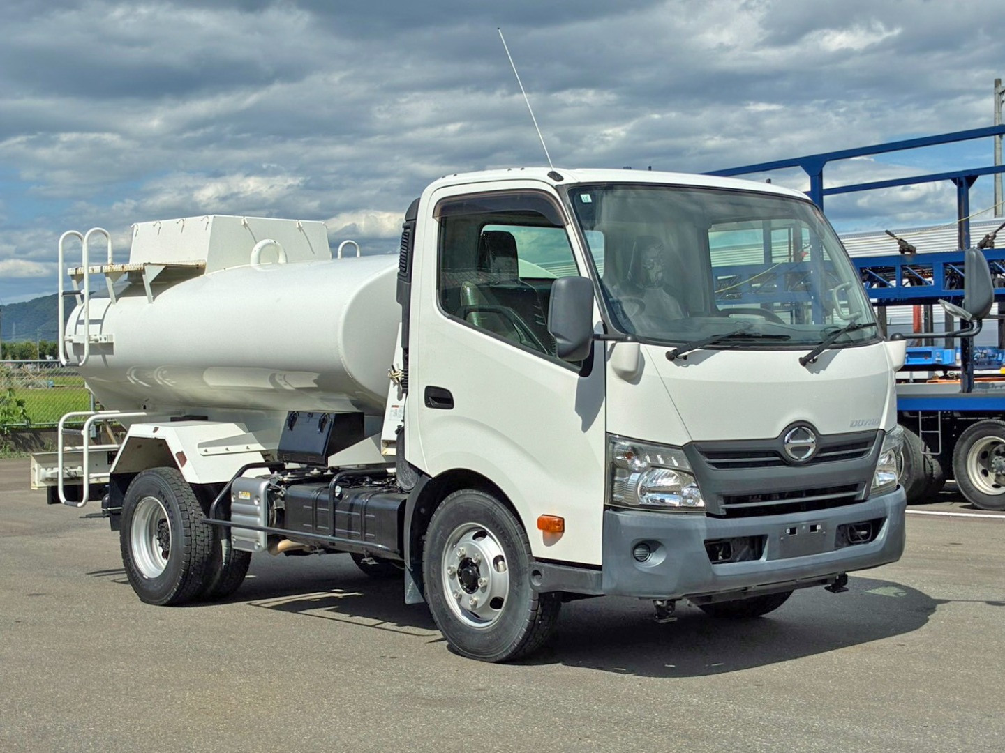 日野 デュトロ 2KG-XZU700M(2WD)の写真2