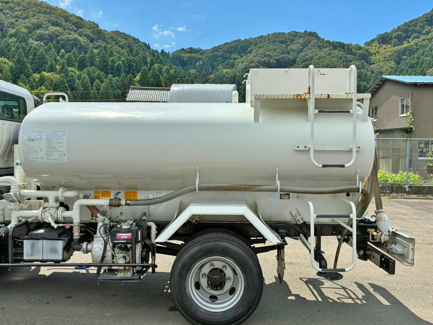 タンクの外観状態です。(助手席側)|日野 デュトロ 2KG-XZU700M(2WD)の写真11