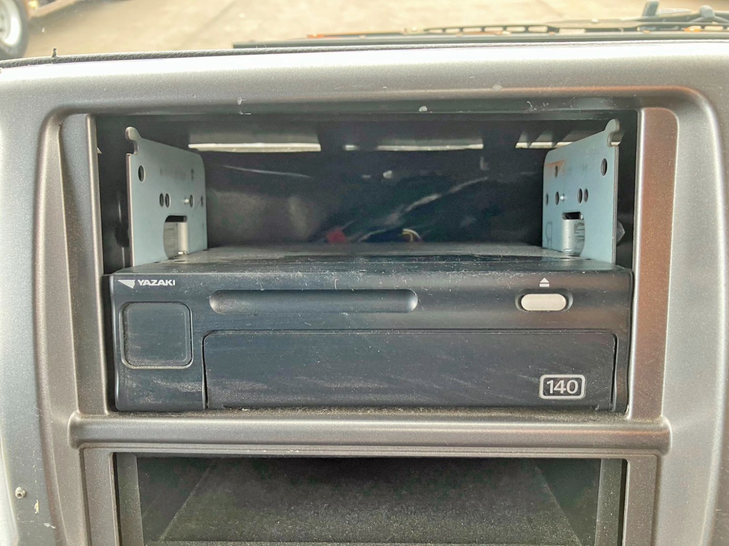 コンソールボックスが欠品しています。|日野 レンジャー QKG-FE7JGAAの写真23