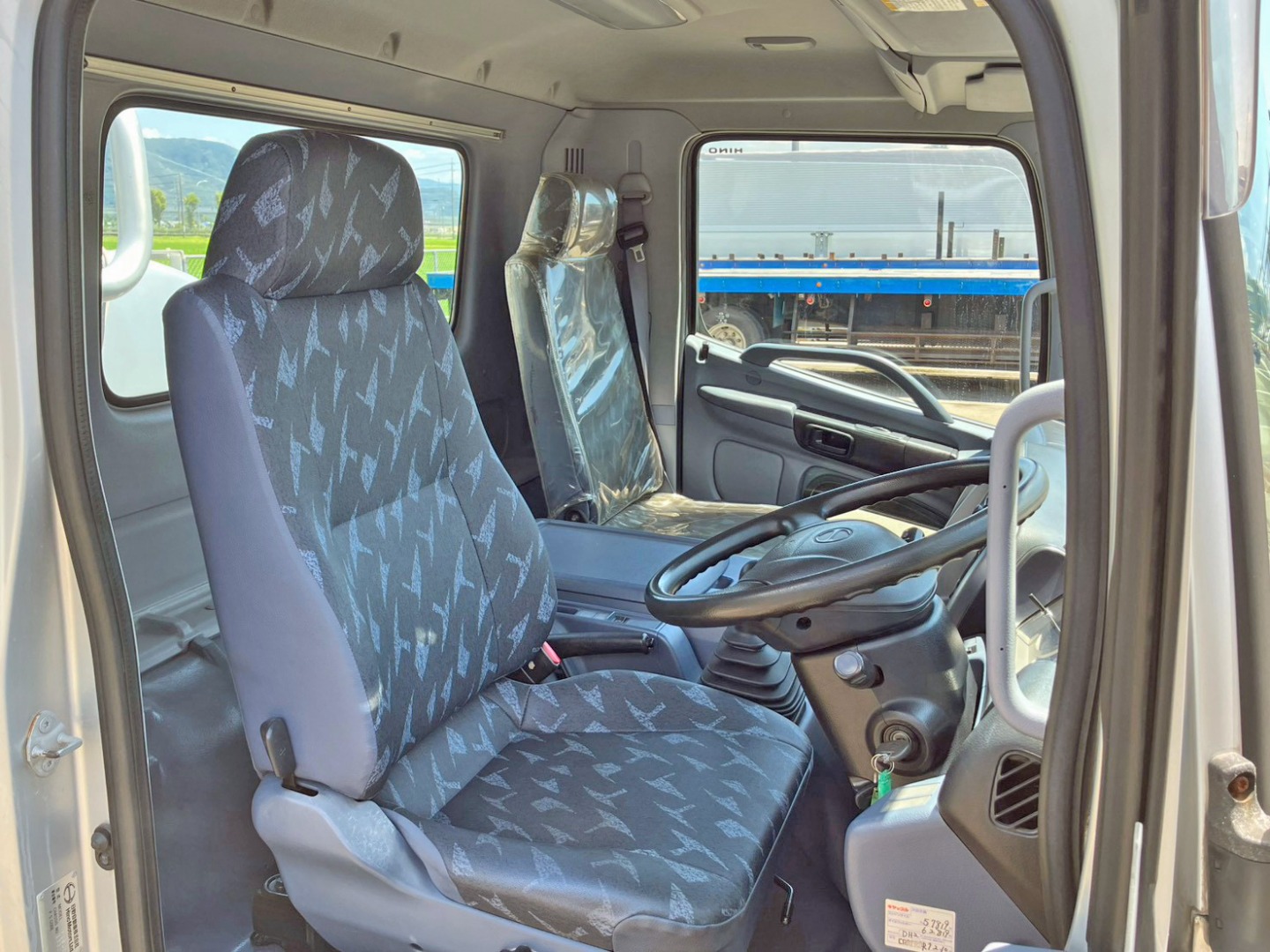 乗車人数は２名です。|日野 レンジャー BDG-FC6JCWA(2WD)の写真6