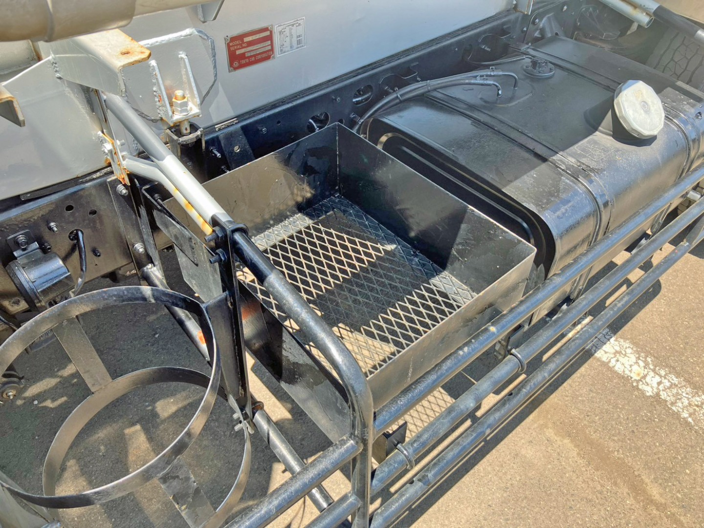 ボディ助手席側前方に物入が付いています。|日野 レンジャー BDG-FC6JCWA(2WD)の写真25