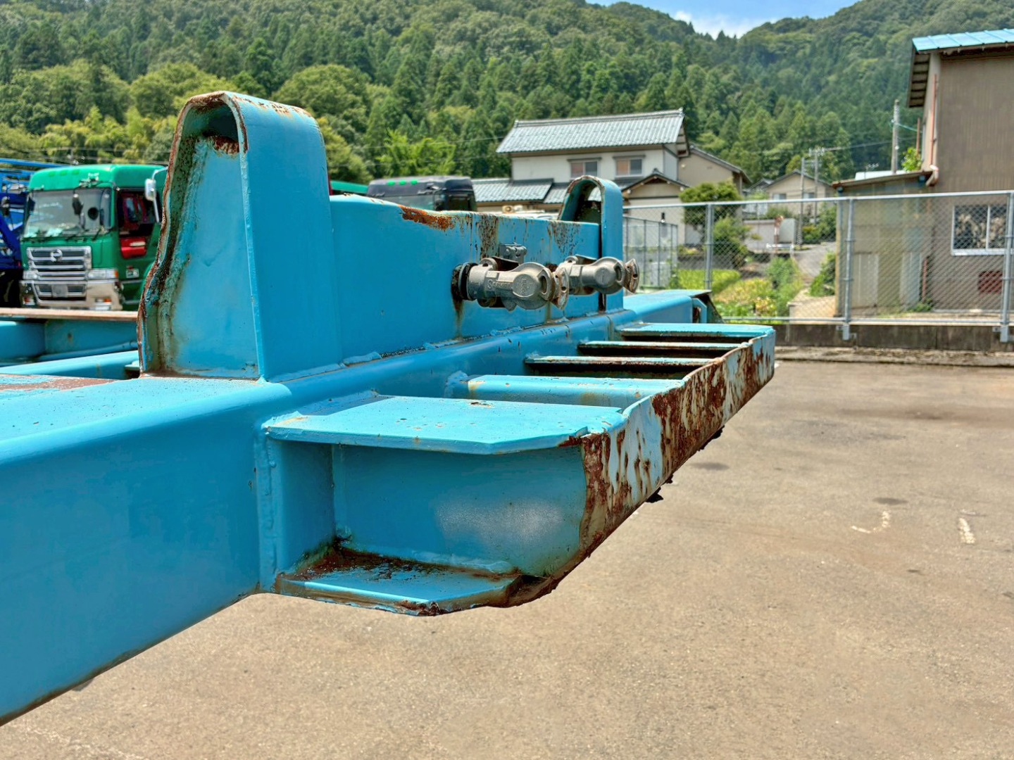 カプラガイドにキズ・サビ・ヘコミがあります。(運転席側)|フルハーフ  FKD240の写真40