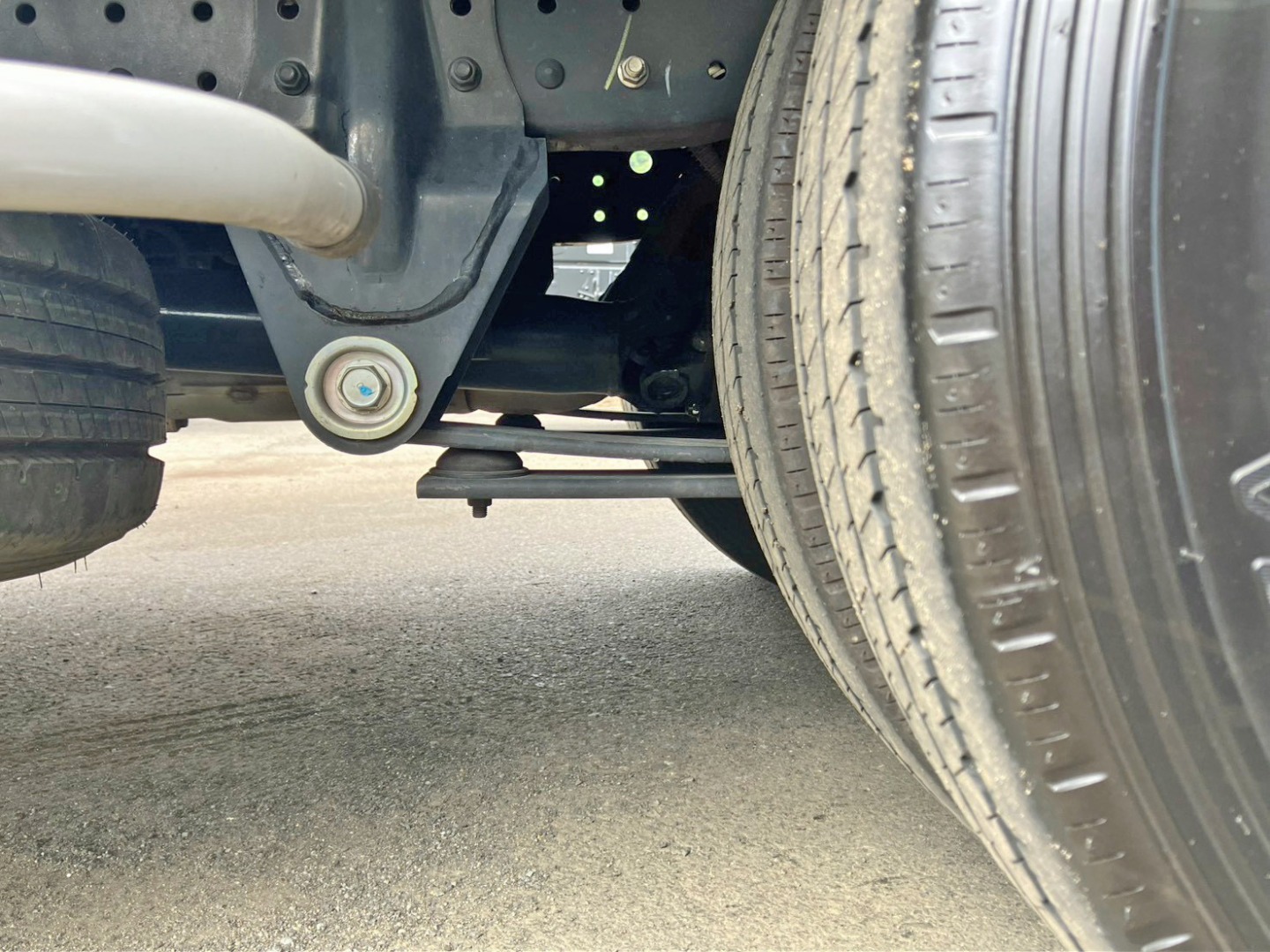 リーフサスです。|三菱 キャンター 2RG-FBAV0(2WD)の写真5