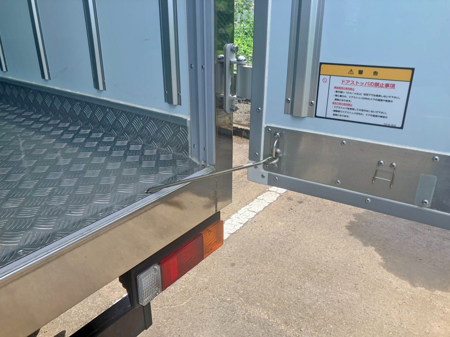 運転席側ストッパーの状態です。|三菱 キャンター 2RG-FBAV0(2WD)の写真13