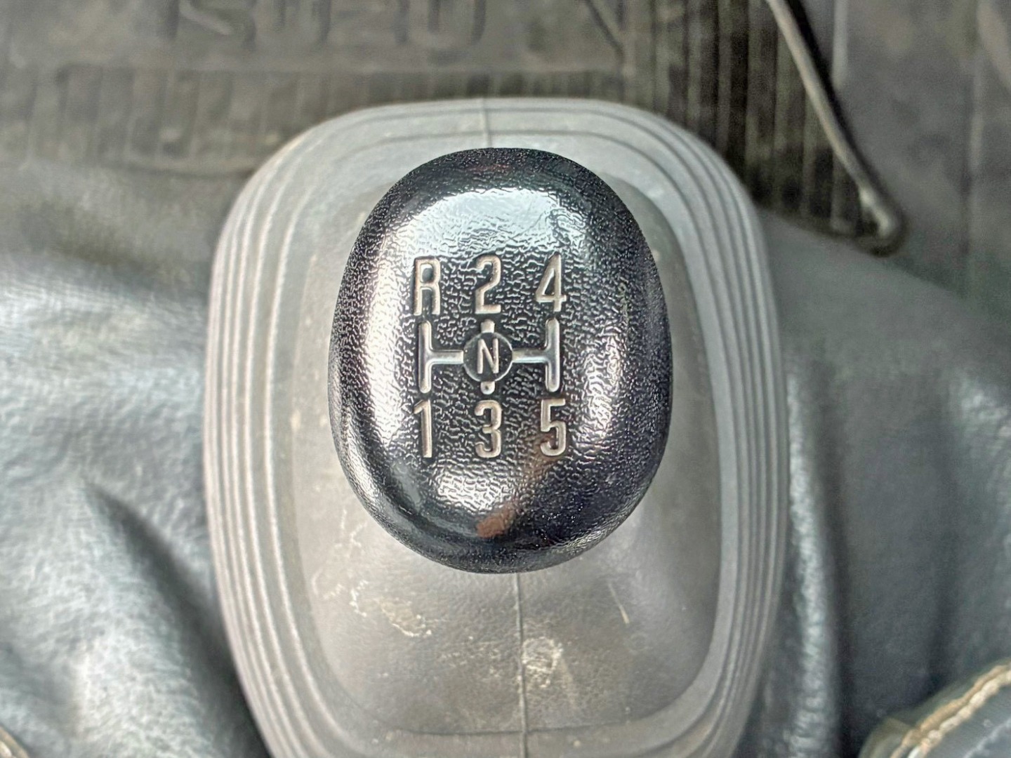 いすゞ エルフ 2RG-NJR88AD(2WD)の写真23