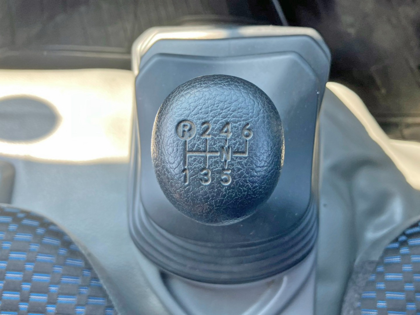 日野 デュトロ 2KG-XZU655M(2WD)の写真20