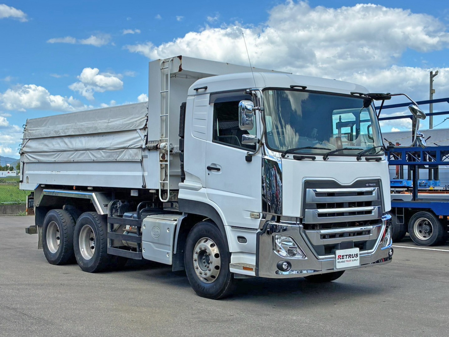 ホイールはアルミ製です。|UDトラックス クオン 2PG-CW5ALの写真2