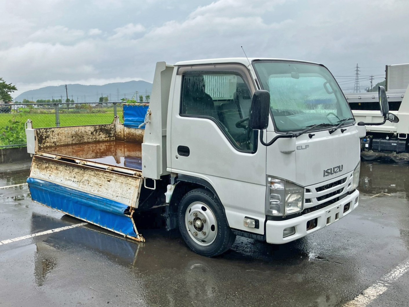 いすゞ エルフ TPG-NJR85AD(2WD)の写真2