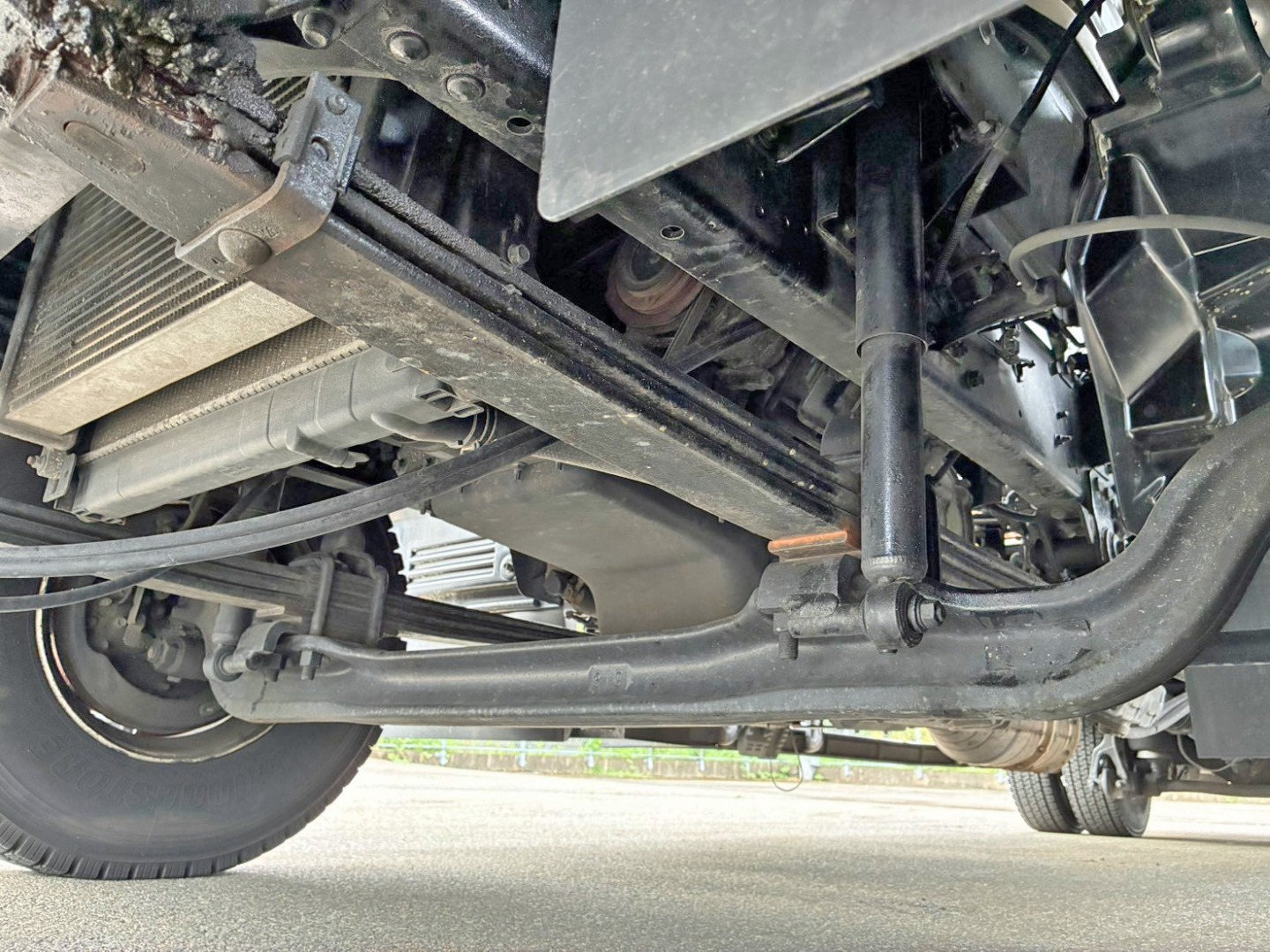 下回りです。(後方)|いすゞ フォワード TKG-FRR90T2(2WD)の写真25
