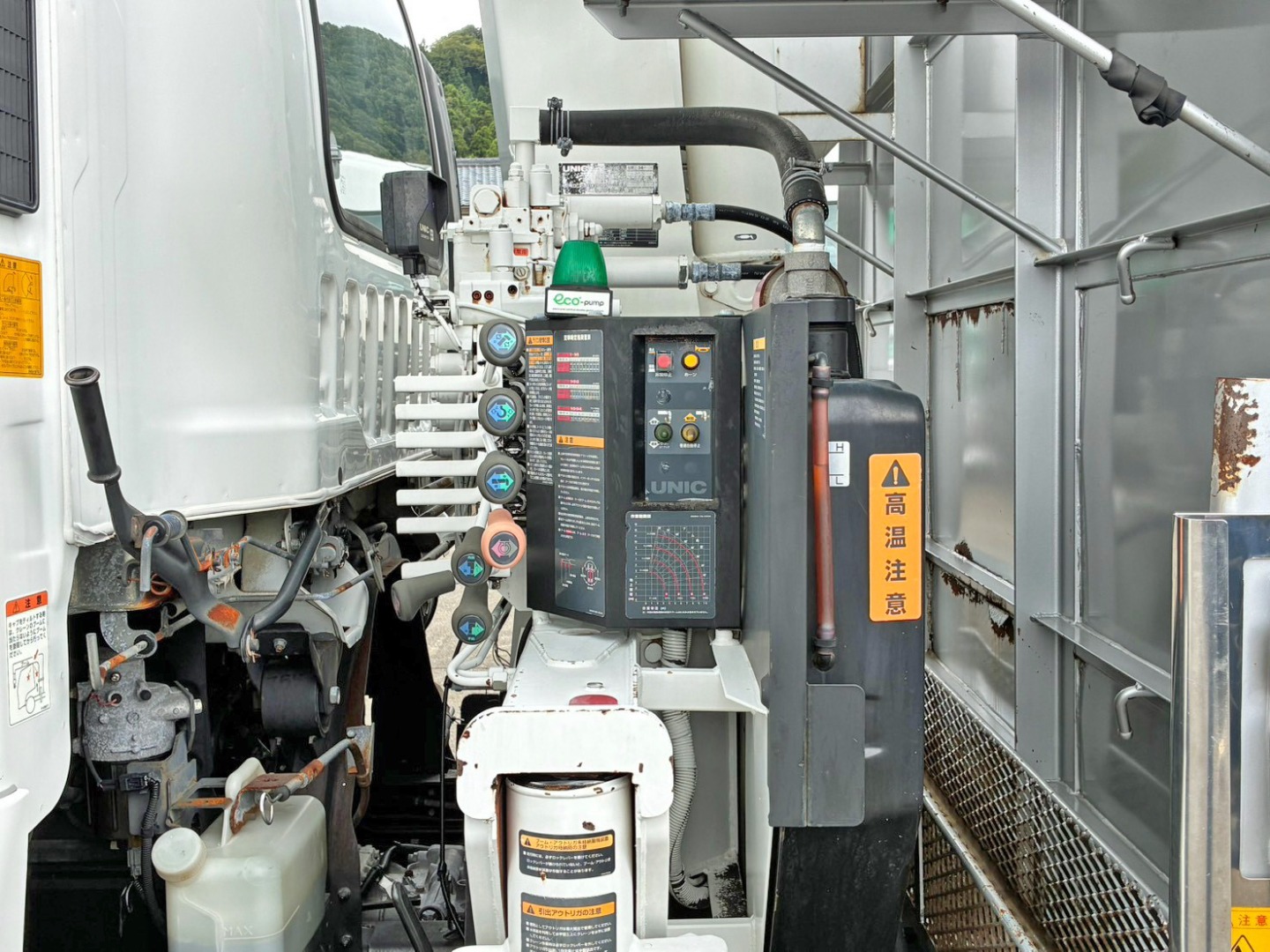 クレーンの操作レバーです。|いすゞ フォワード TKG-FRR90T2(2WD)の写真42