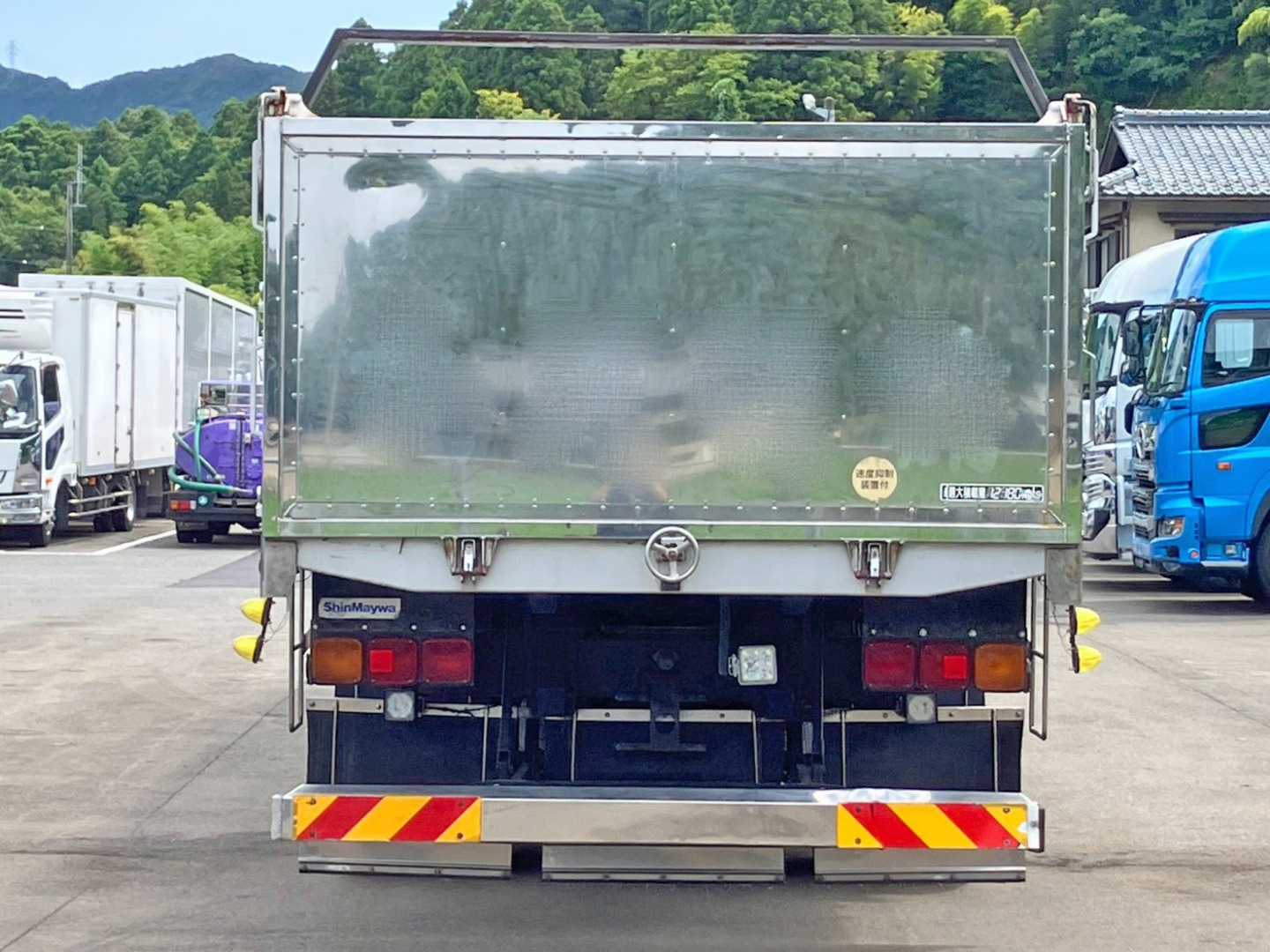 リア周りの状態です。(リヤゲートにステンが張られています)|UDトラックス クオン QKG-CW5ZLの写真29