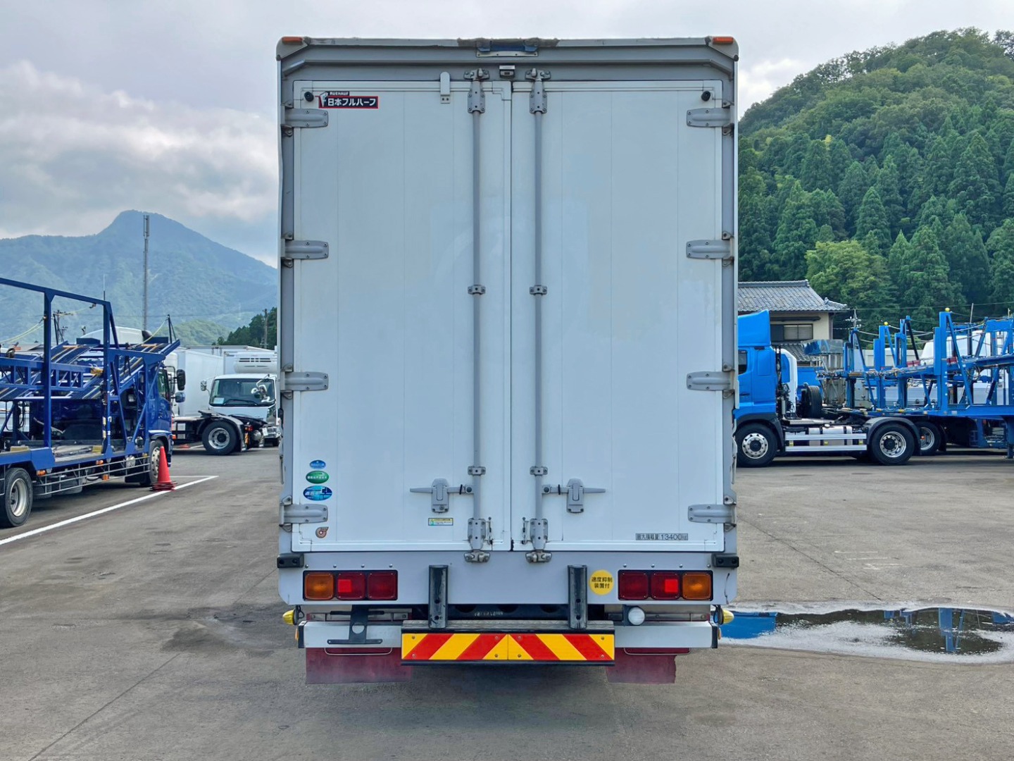 リア周りの状態です。|UDトラックス クオン QKG-CG5ZAの写真9
