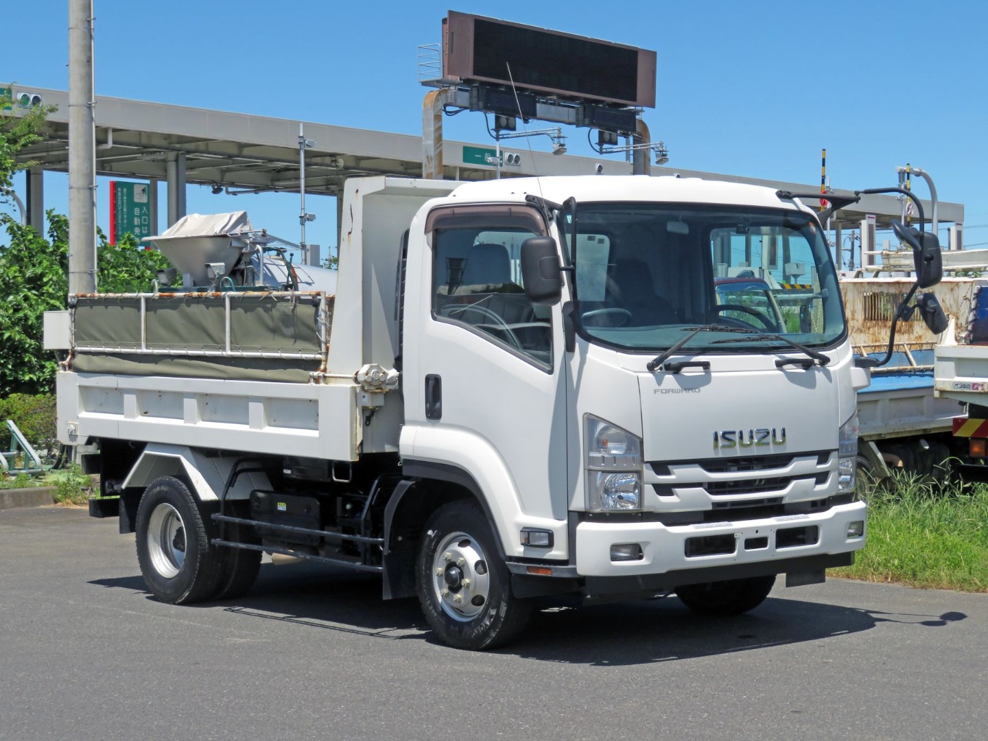 いすゞ フォワード 2RG-FRR90S1(2WD)の写真3