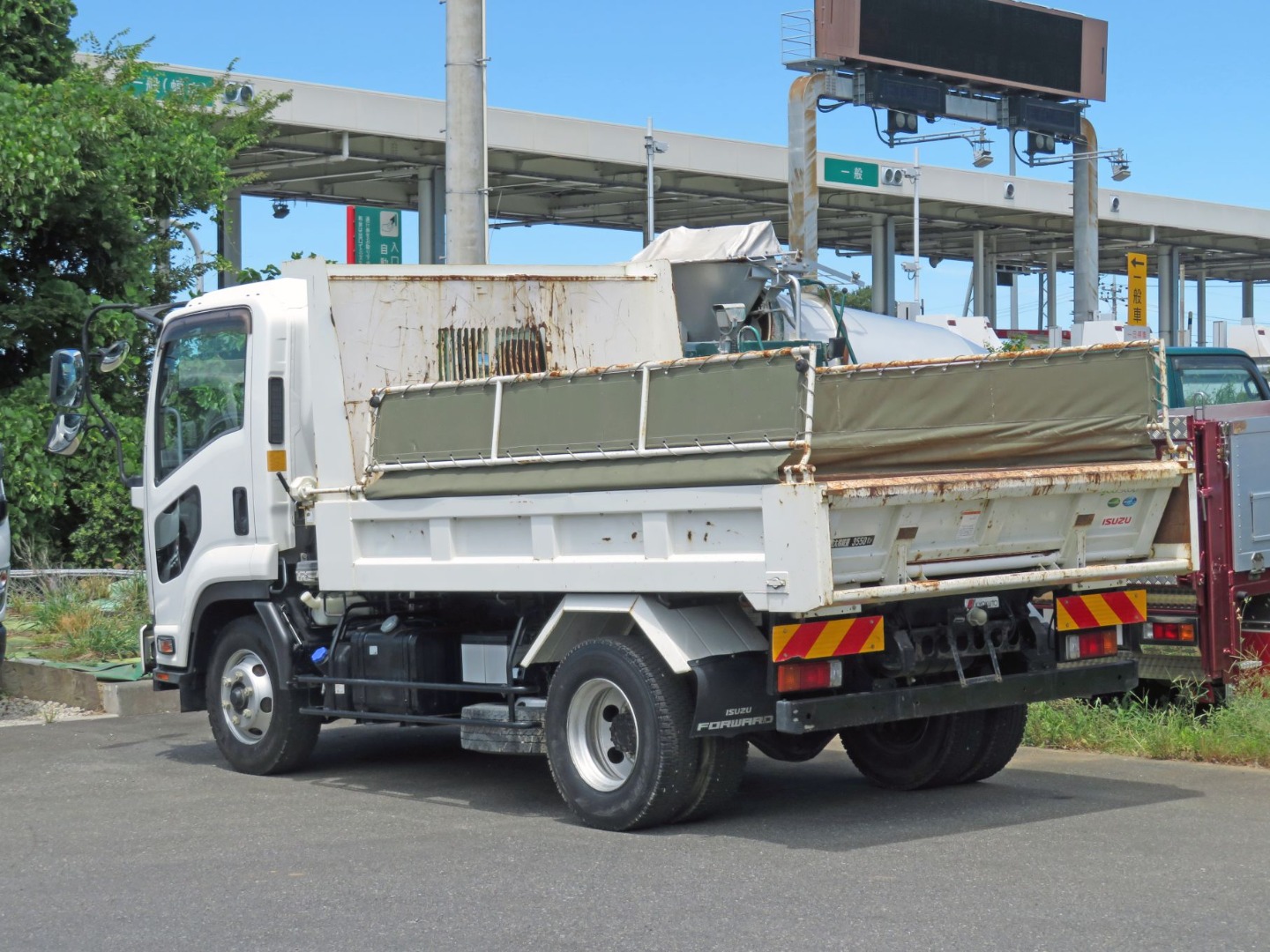 いすゞ フォワード 2RG-FRR90S1(2WD)の写真6